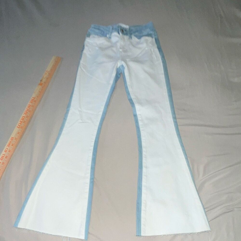 Vervet Women’s Light Wash Colorblock Two-Tone Flared Stretch Distressed Jeans 24
